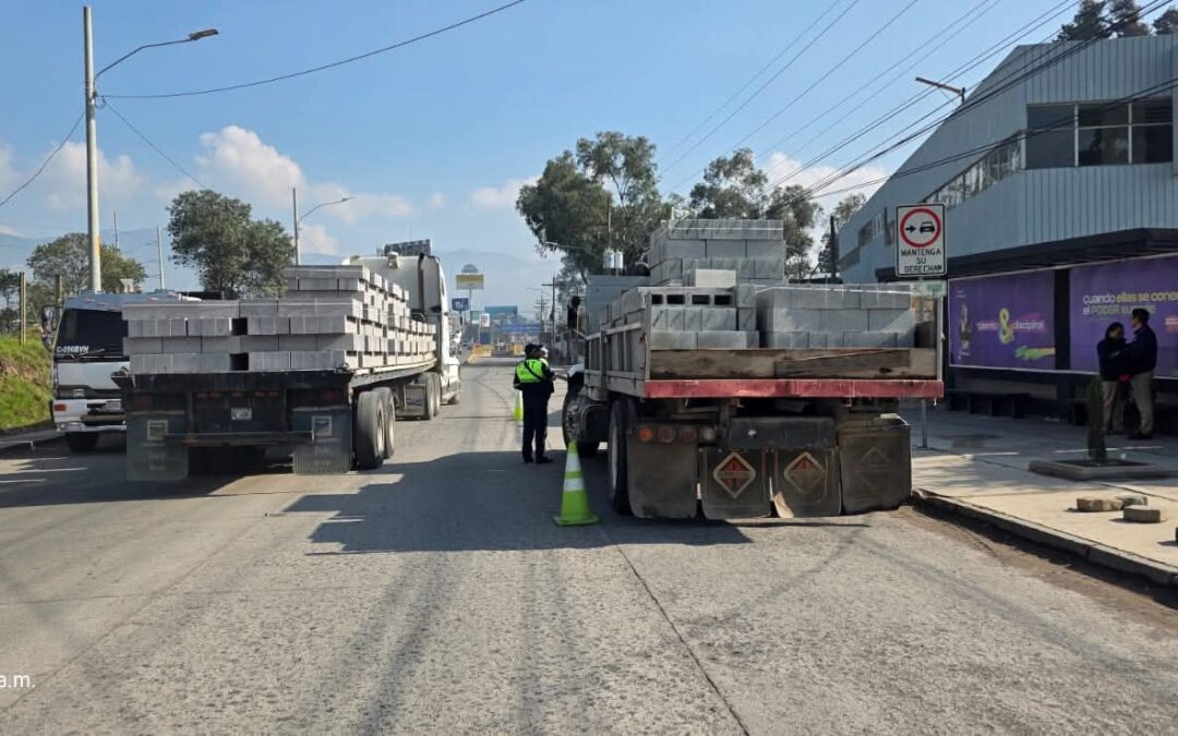 Operativo en la avenida Las Américas de Xela