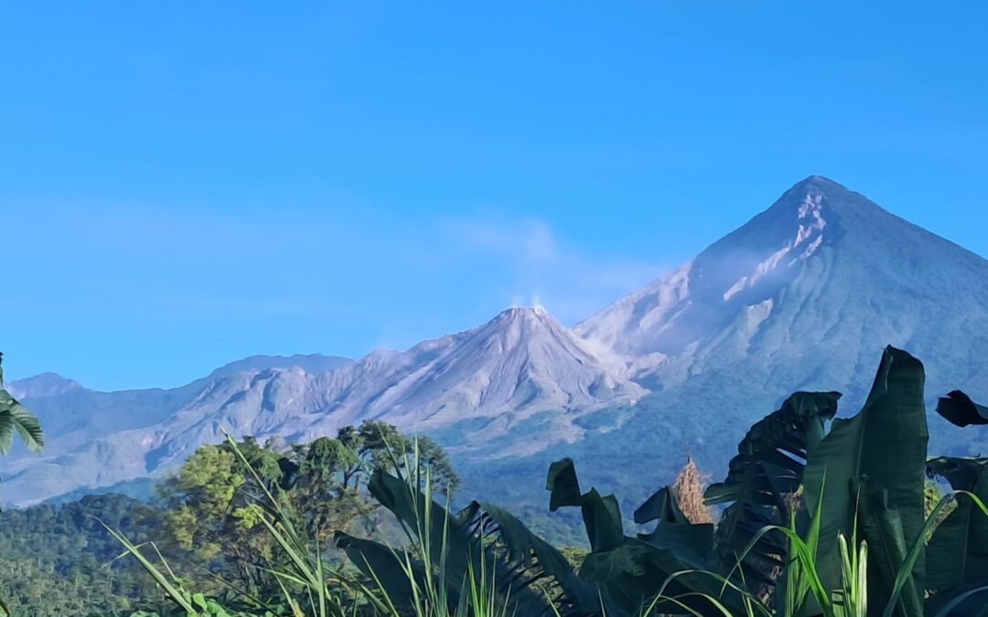 Suspenden clases y monitorean por actividad del volcán Santiaguito