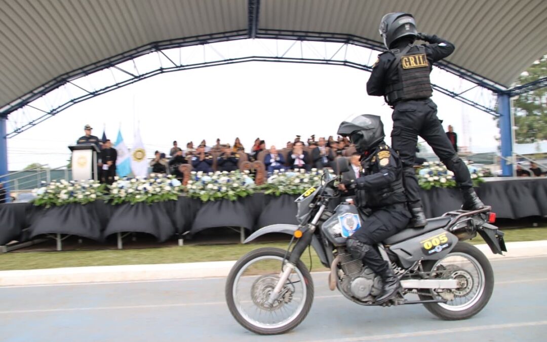 Un total de 153 agentes de la Policía Nacional Civil se gradúan en diversas especialidades de seguridad