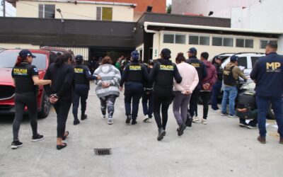 Masivo operativo policial en 13 departamentos deja casi un centenar de personas capturadas