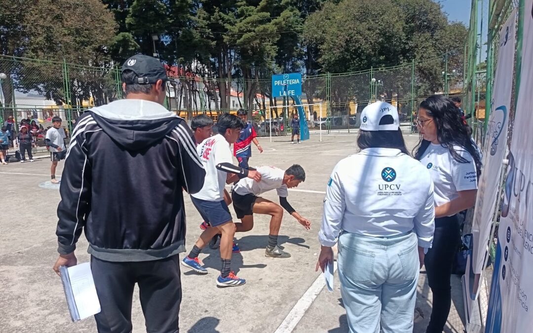 Jóvenes participan en actividades deportivas impulsadas por Gobernación y PNC en Xela