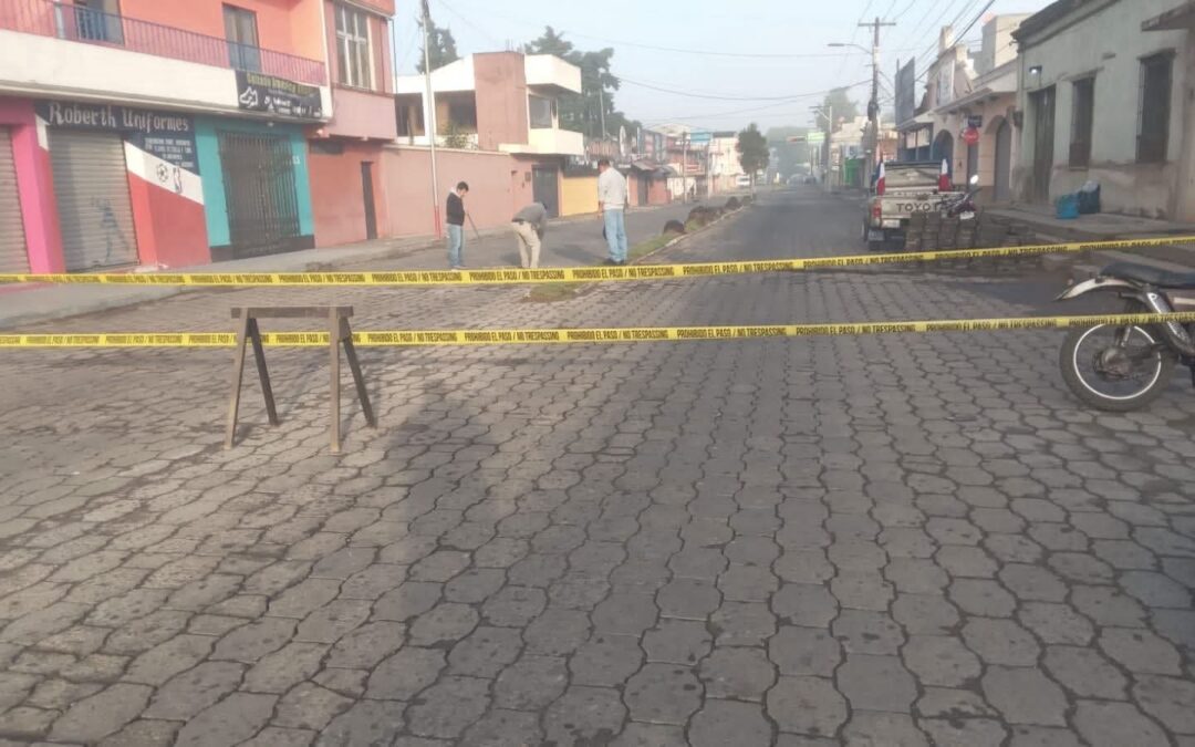 Cierres viales y desvíos por trabajos municipales en zona 3 de Xela