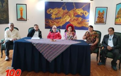 Entrega facsímil del Pop Wuj a Biblioteca Municipal de Quetzaltenango