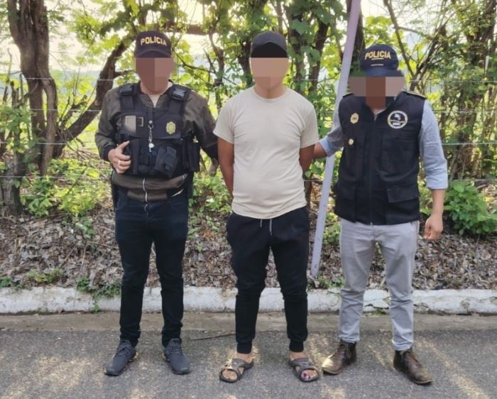 DETENIDO POR ASESINATO