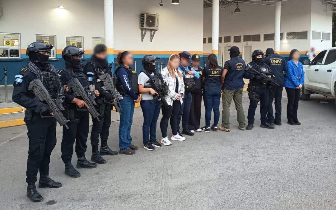 Expulsan de Guatemala a mujer buscada por asesinato en Honduras