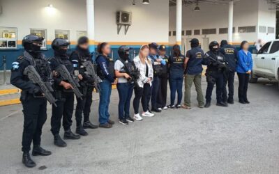 Expulsan de Guatemala a mujer buscada por asesinato en Honduras
