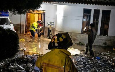 Rescatan a familia tras inundación en Totonicapán