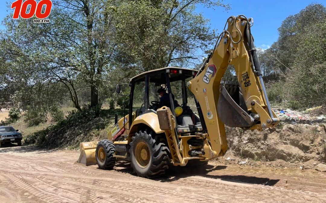 Reparan camino principal en barrio Chuilajú La Pedrera