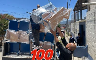 Metroproyectos dona 100 escritorios a escuela en Quetzaltenango