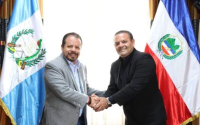 Tenor de Chiapas, México, se reúne con alcalde de Quetzaltenango