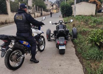 Abandonan motocicleta en Cantel