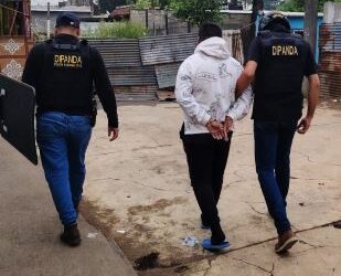 Detenido, requerido por Juzgado en Quetzaltenango, durante operativo en Escuintla
