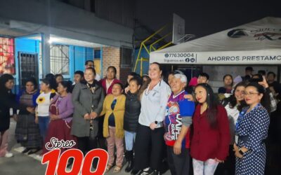 Ministra de Educación visita escuela nocturna para adultos en Xela
