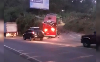 Bus se sale de la carretera en ruta al Pacífico; pasajeros con crisis nerviosa