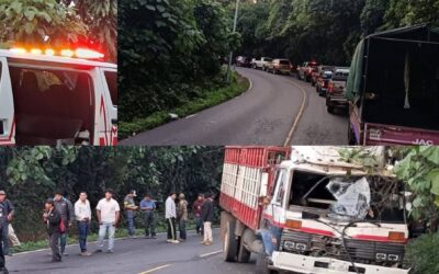 Colisión entre camión y motocicleta deja dos fallecidos en ruta a Quetzaltenango