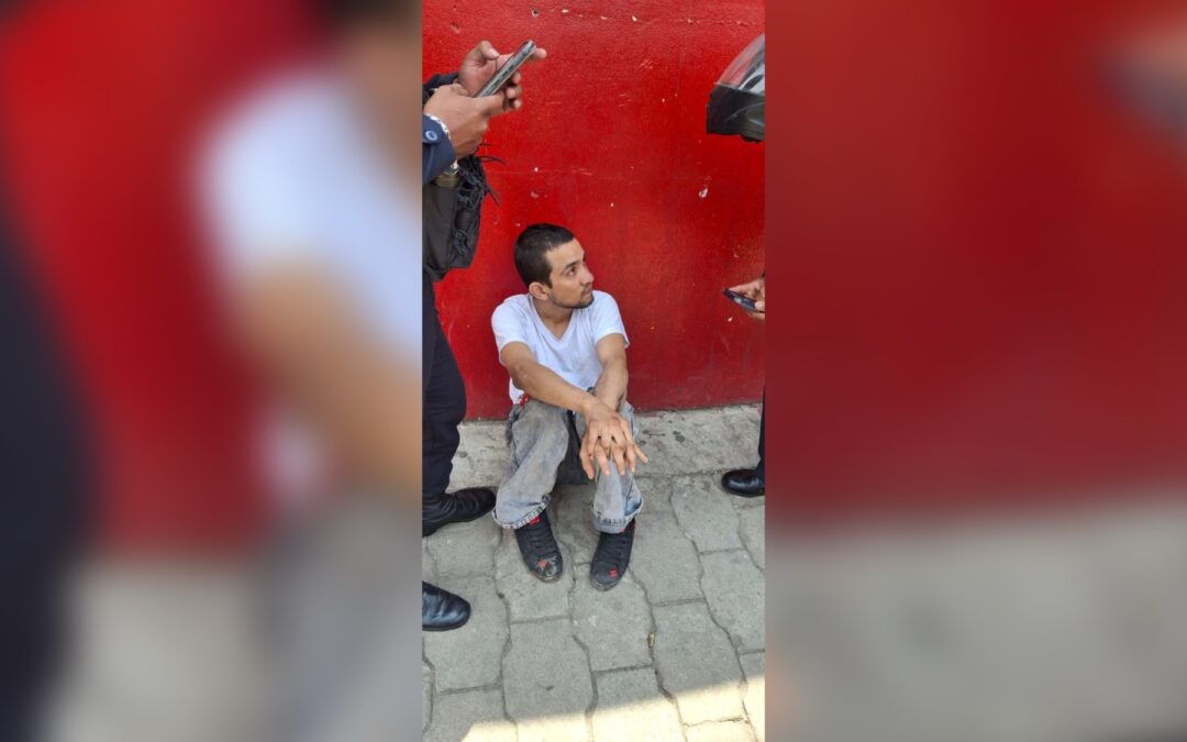 Vecinos organizados retienen a un hombre señalado de hurto en la zona 8 de Quetzaltenango