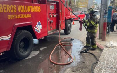 Sofocan incendio en la zona 7 de Quetzaltenango