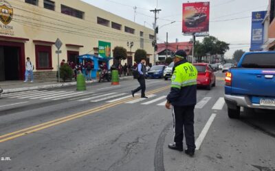 Regulación vehicular en zona 3 por actividad de prevención del delito organizada por la PNC