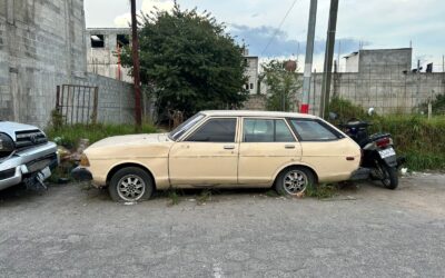 Denuncia ciudadana: Vehículos abandonados en zona 6 obstaculizan el paso y generan inseguridad