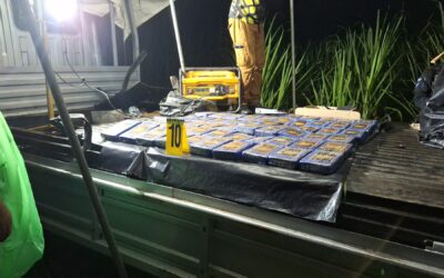 Última hora: Contabilizan 72 paquetes de presunta cocaína en camión abandonado en Retalhuleu