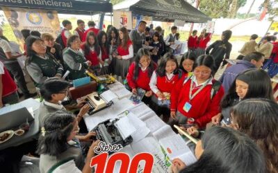 Desarrollan en Xela Feria Vocacional para alumnos de tercero básico