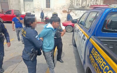 Detenido en el Centro Histórico de Xela por accidente de tránsito
