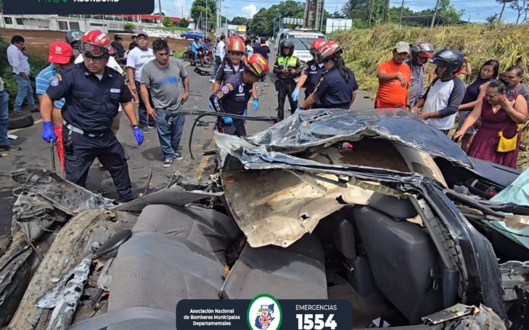 Triple colisión en Coatepeque deja tres personas heridas de gravedad
