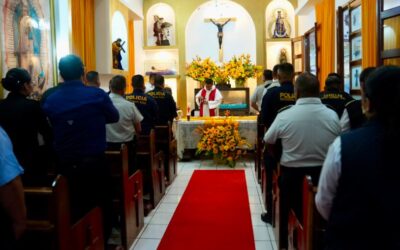 PNC celebra acto religioso por el Día del Padre