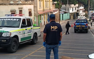 Ministerio Público procesa escena y cierran paso vehicular en la 12 avenida de la zona 3