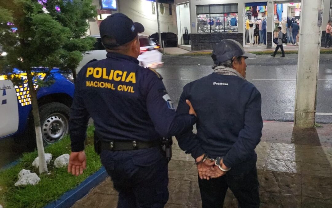 Capturan a hombre de 73 años por intento de rapto de una menor en Alta Verapaz