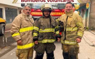 Bomberos Voluntarios celebran el Día del Padre en medio de la labor de servicio