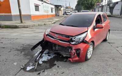 Accidente de tránsito deja daños materiales en zona 3.