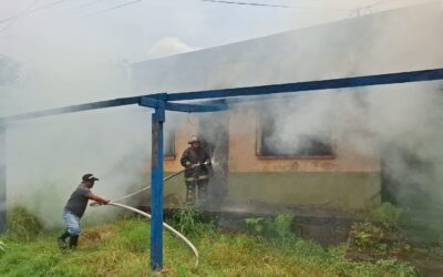 Reportan incendio en vivienda de Retalhuleu.