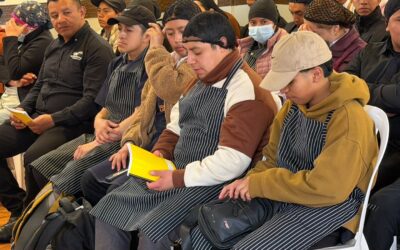 Capacitan a manipuladores de alimentos para fortalecer la inocuidad y proteger la salud de la población.