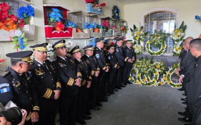 PNC rinde homenaje a personal caído en cumplimiento del deber