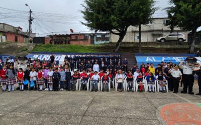 Inauguran mural artístico para prevenir la violencia en la zona 18 de Guatemala