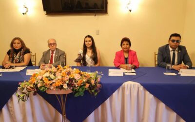 Presentan a Elena María Nissen de León como Reina de Juegos Florales Hispanoamericanos