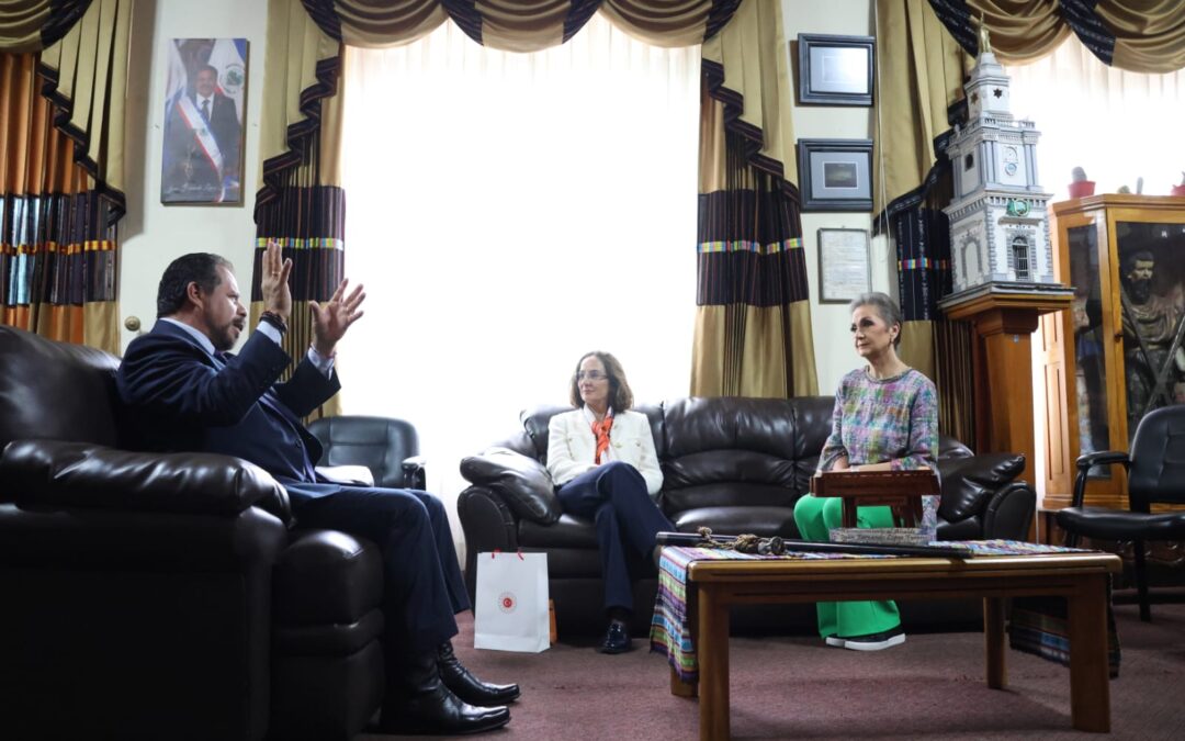 Embajadora de Turquía visita Municipalidad de Quetzaltenango
