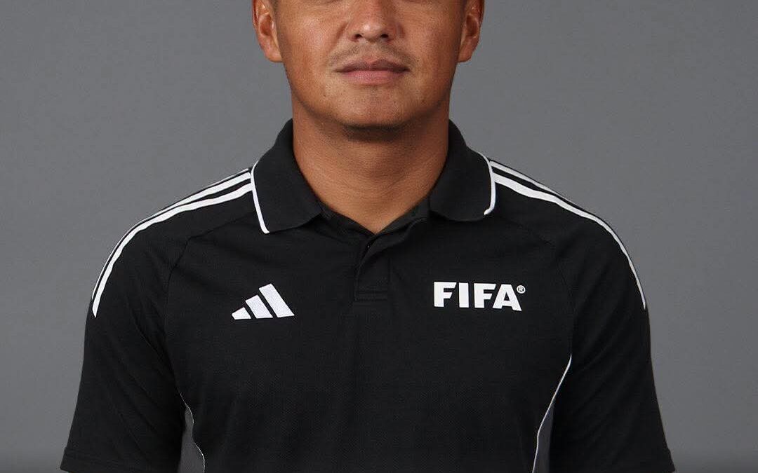 Salvadoreño Iván Barton hará historia al dirigir la semifinal entre Francia y España