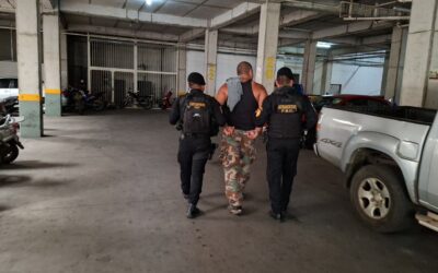 Armas, drogas y personas detenidas durante allanamientos en Retalhuleu