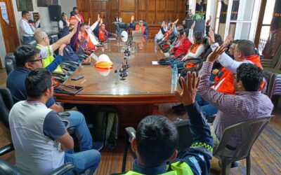 Dependencias municipales de Xela se reúnen tras sismo y declaran Alerta Naranja Institucional.