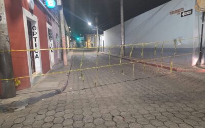 Cierre vial de emergencia en calle Rodolfo Robles por posible socavamiento.