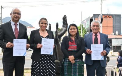 Homenajean a colaboradores con más de 30 años de servicio en Gobernación Departamental de Quetzaltenango.