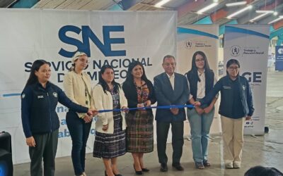 Inician actos protocolarios de la 2da. Feria del Empleo en el Centro Intercultural de Quetzaltenango.
