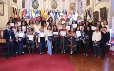 AMDEL clausura cursos para 50 emprendedores en Quetzaltenango.