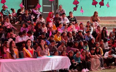 Alejandra María Pérez Scheel promueve cultura y talento juvenil en Totonicapán.