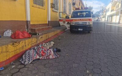 Cierre vial en 27 avenida y 1.ª calle, zona 1, por diligencias de autoridades.