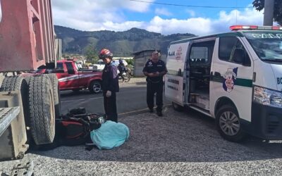 Accidente de tránsito en la circunvalación de Salcajá deja un motociclista fallecido.