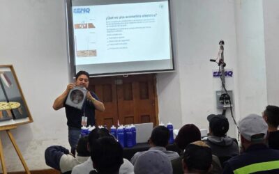 Inicia curso de actualización sobre acometidas 120/240V en Xela.