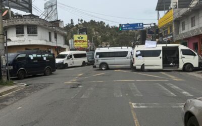 Jornada de bloqueos en Totonicapán por alza en combustibles y canasta básica.